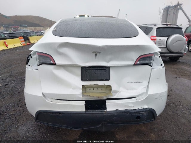 7SAYGDEE8RF150210 Tesla Model Y