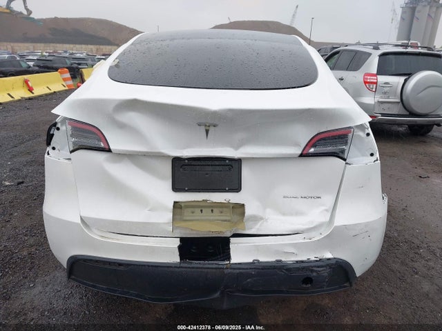 7SAYGDEE8RF150210 Tesla Model Y