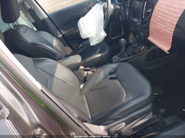 2019 JEEP COMPASS 3C4NJDCB0KT817868 Photo 4
