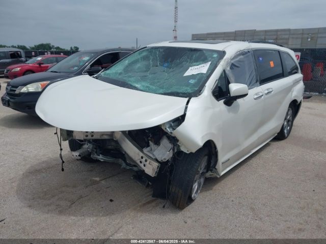 2021 TOYOTA SIENNA 5TDYRKEC9MS031404 Photo 1