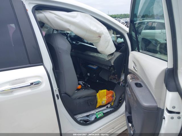 2021 TOYOTA SIENNA 5TDYRKEC9MS031404 Photo 4