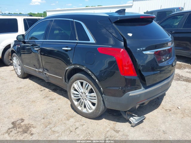 2017 CADILLAC XT5 1GYKNCRS9HZ149587 Photo 2