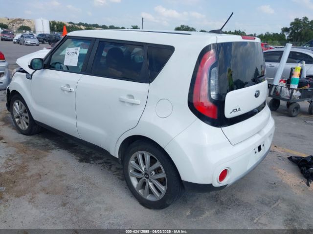 2018 KIA SOUL KNDJP3A50J7904581 Photo 2