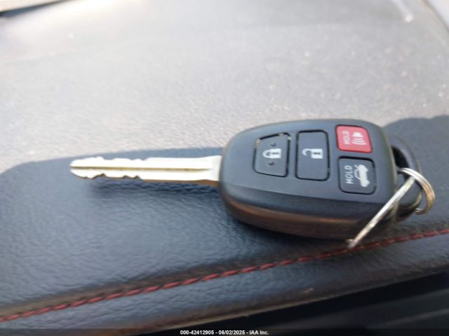 4T1BD1FK2FU172698 Toyota Camry Hybrid Le