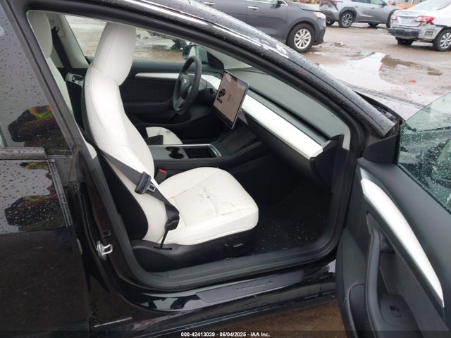 2022 TESLA MODEL 3 5YJ3E1EB5NF115555 Photo 4