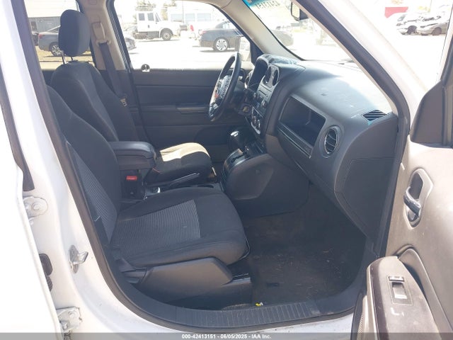 1C4NJRFB6GD610861 Jeep Patriot Latitude