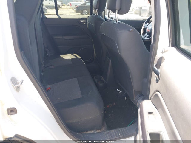 1C4NJRFB6GD610861 Jeep Patriot Latitude