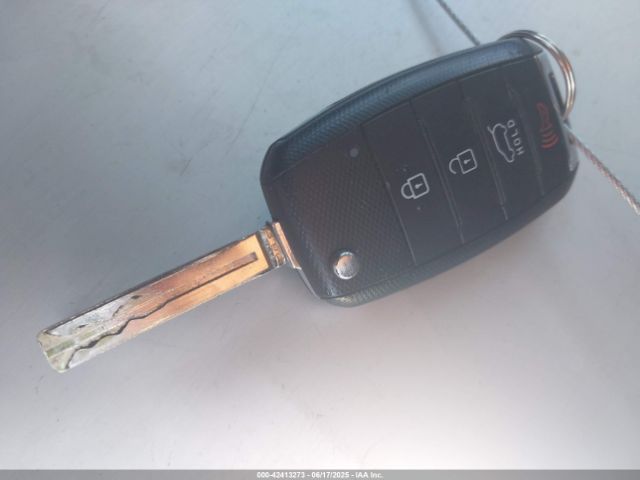 KNDJP3A59E7729883 KIA SOUL +
