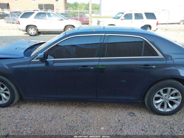2C3CCAAG8FH929898 Chrysler 300
