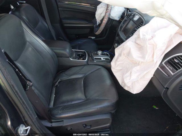 2C3CCAAG8FH929898 Chrysler 300