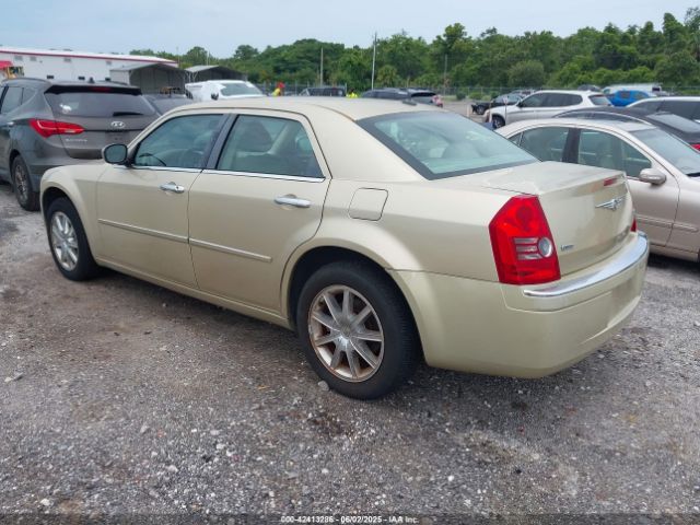 2010 CHRYSLER 300 2C3CK3CV8AH210878 Photo 2