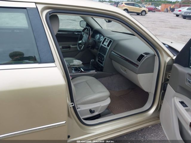 2010 CHRYSLER 300 2C3CK3CV8AH210878 Photo 4