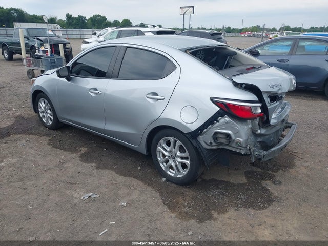 3MYDLBYV5JY317351 Toyota p5v