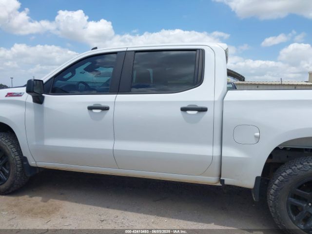 3GCPDCED9NG670021 Chevrolet Silverado 1500 4wd  Short Bed Custom Trail Boss