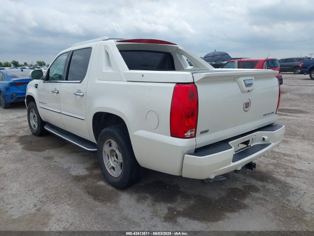2010 CADILLAC ESCALADE EXT 3GYVKLEF4AG171775 Photo 2
