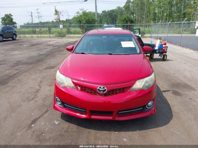 4T1BF1FK0EU800394 Toyota CAMRY SE