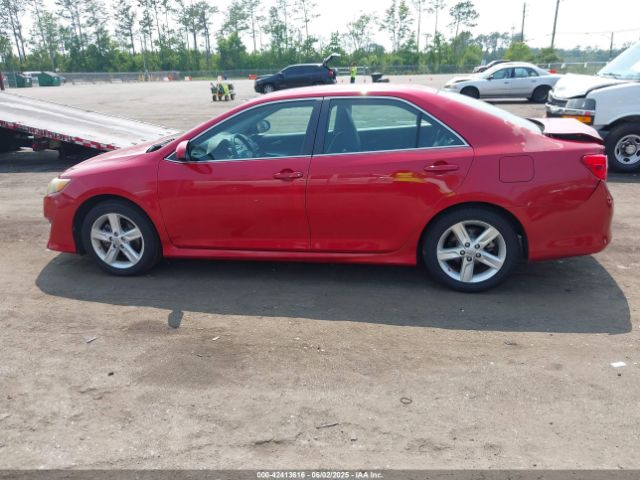 4T1BF1FK0EU800394 Toyota CAMRY SE