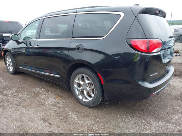 2018 CHRYSLER PACIFICA 2C4RC1GG1JR257456 Photo 2