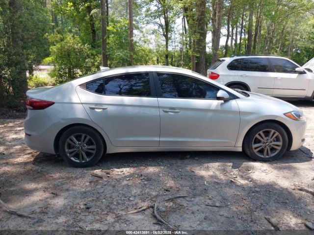 5NPD84LF6JH297197 Hyundai ELANTRA SEL
