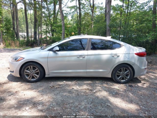 5NPD84LF6JH297197 Hyundai ELANTRA SEL