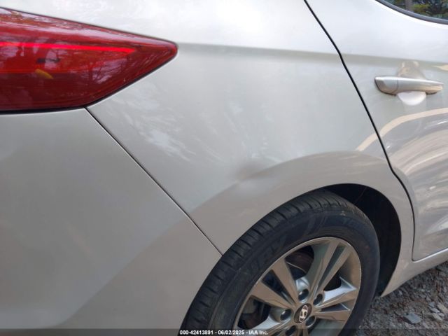 5NPD84LF6JH297197 Hyundai ELANTRA SEL
