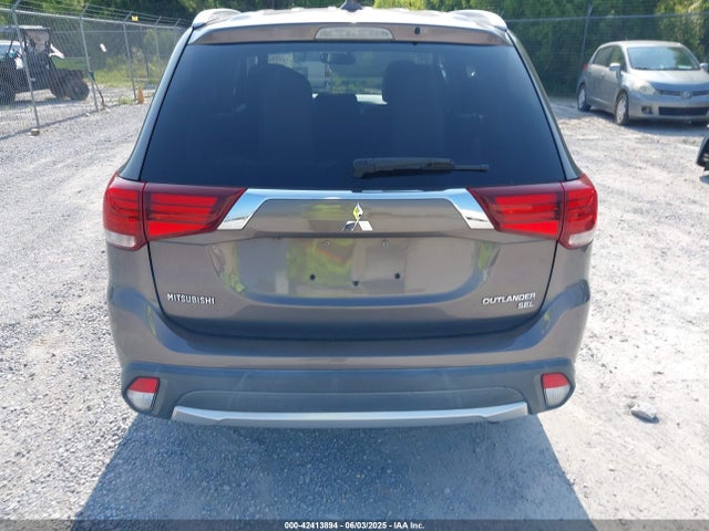 Mitsubishi mivec 2018 JA4AD3A36JZ003236 Image 16