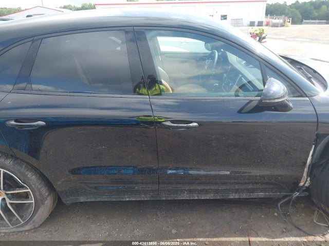 Porsche Macan 2025 WP1AA2A52SLB05856 Image 14