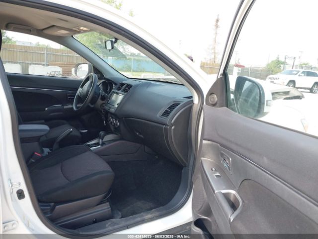 2018 MITSUBISHI OUTLANDER SPORT JA4AR3AU3JU016906 Photo 4