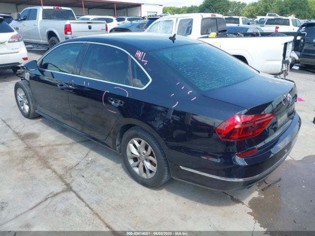 2017 VOLKSWAGEN PASSAT 1VWAT7A32HC015684 Photo 2