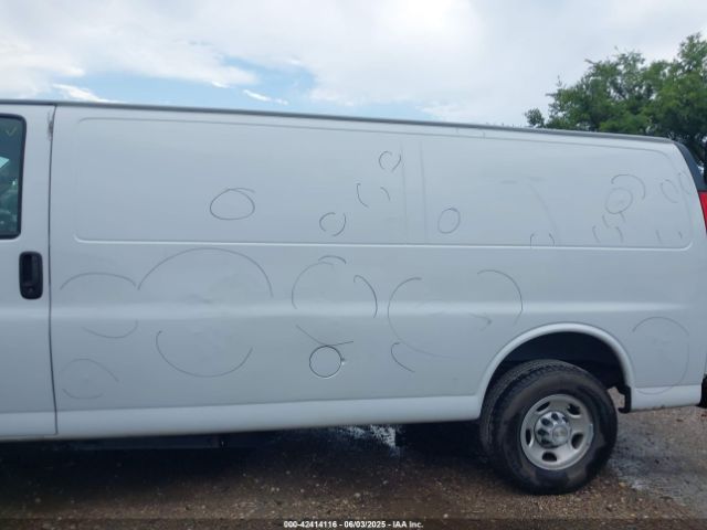 1GCWGBFP2N1174739 Chevrolet Express Cargo Rwd 2500 Extended Wheelbase Wt