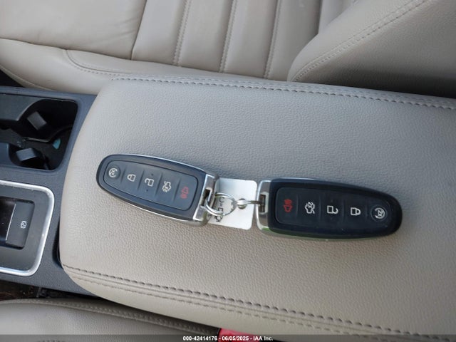 1FMCU9J90KUA12546 Ford 2019