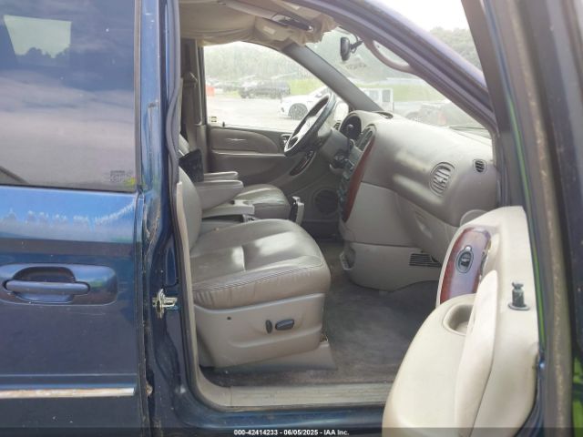 2003 CHRYSLER TOWN & COUNTRY 2C8GT64L43R160744 Photo 4