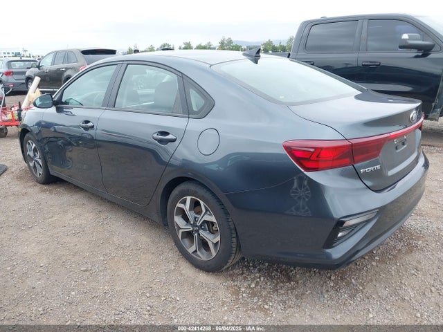 3KPF24AD3ME272066 KIA Forte Lxs