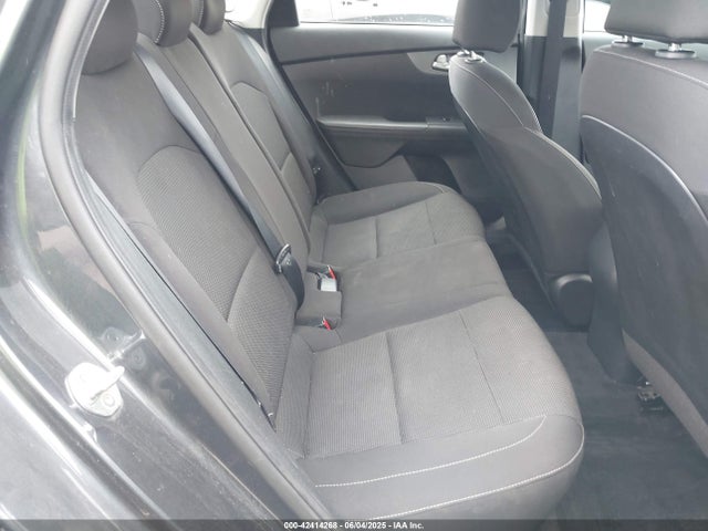 3KPF24AD3ME272066 KIA Forte Lxs
