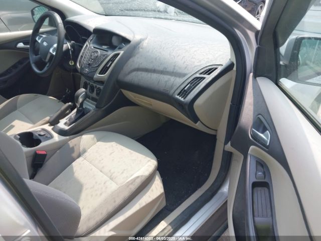 1FADP3F22EL245255 Ford FOCUS SE