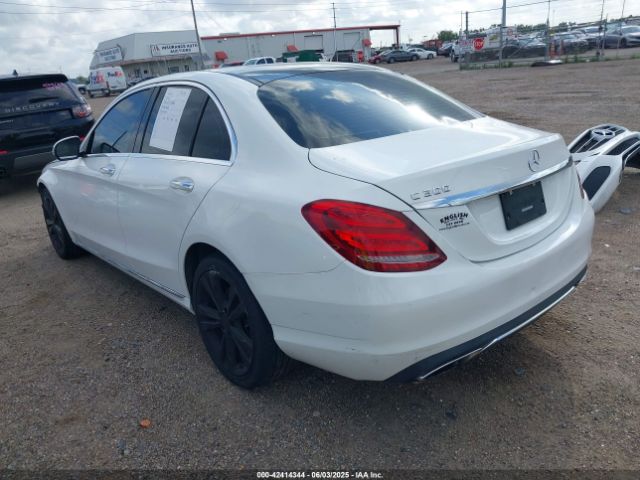 2016 MERCEDES-BENZ C 300 55SWF4JB6GU167036 Photo 2