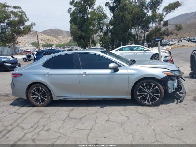 4T1B11HK3JU048776 Toyota CAMRY SE