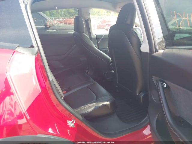 5YJYGDEEXMF092431 Tesla 2021