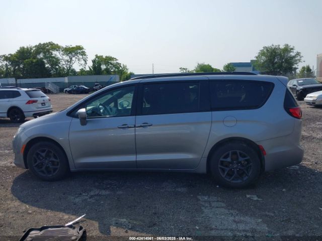 2C4RC1EG2KR704168 Chrysler 2019
