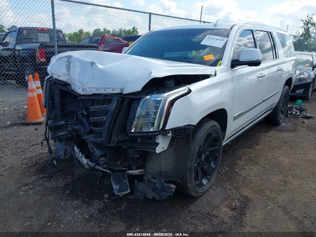 2019 CADILLAC ESCALADE ESV 1GYS4JKJ1KR104823 Photo 1