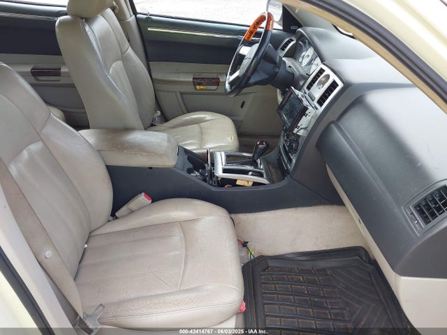 42414767 :رقم المزاد ، 2C3JA63H65H577256 vin ، 2005 Chrysler 300c مزاد بيع
