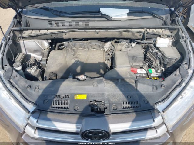 2019 TOYOTA HIGHLANDER 5TDJZRFHXKS586184 Photo 9