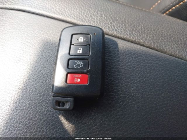 2019 TOYOTA HIGHLANDER 5TDJZRFHXKS586184 Photo 10