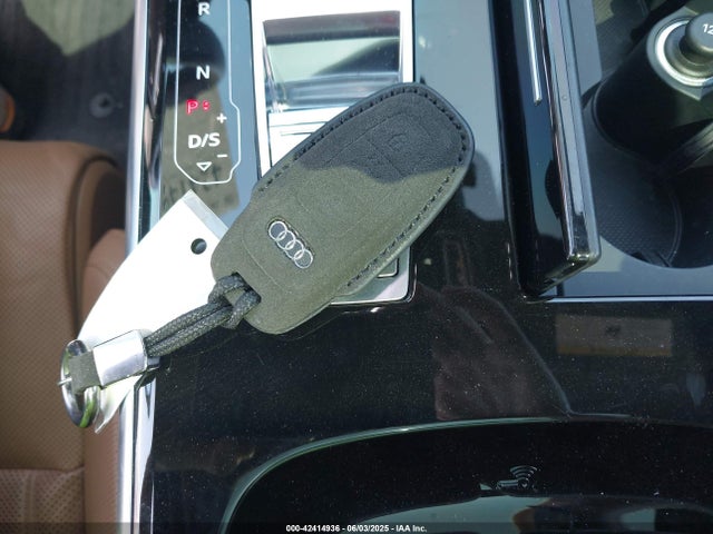 2019 AUDI A8 L WAU8DAF82KN017394 Photo 10