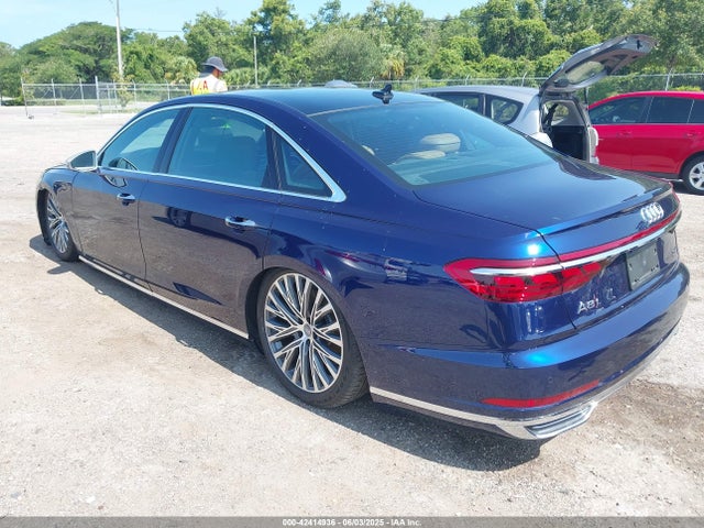 2019 AUDI A8 L WAU8DAF82KN017394 Photo 2