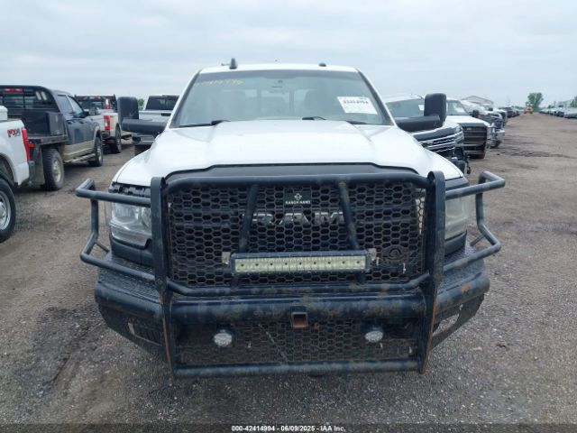 3C6UR5HL4NG130960 RAM 2500 Tradesman  4x4 8' Box