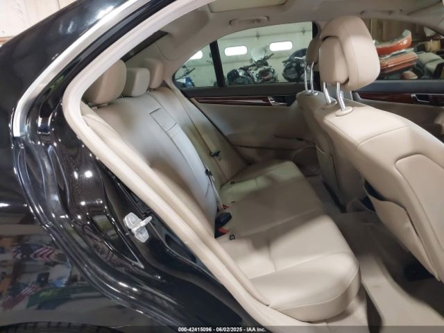 2011 MERCEDES-BENZ C 300 WDDGF8BB8BR134687 Photo 7