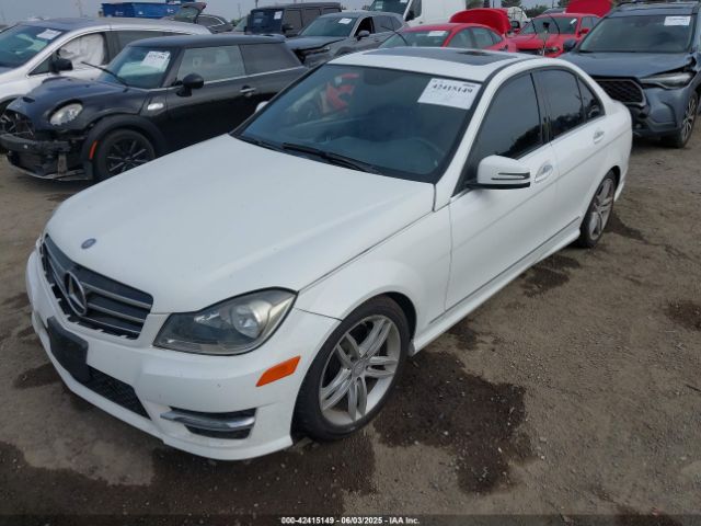 2014 MERCEDES-BENZ C 250 WDDGF4HBXEA914564 Photo 1