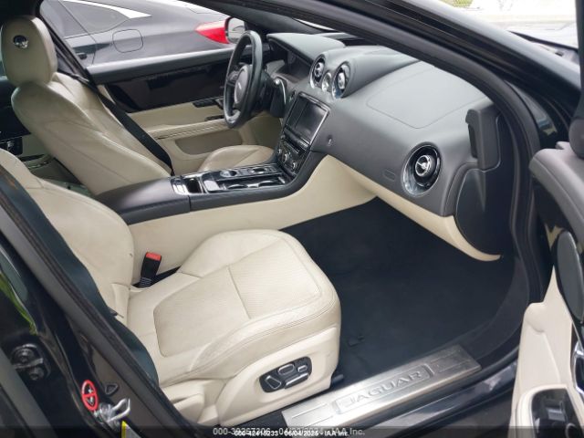 2015 JAGUAR XJ SAJWA1CZ6F8V89171 Photo 4