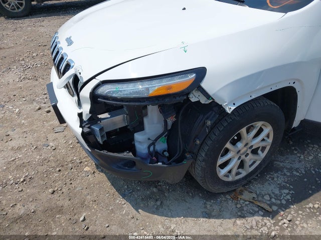 1C4PJMCB8GW148470 Jeep 2016